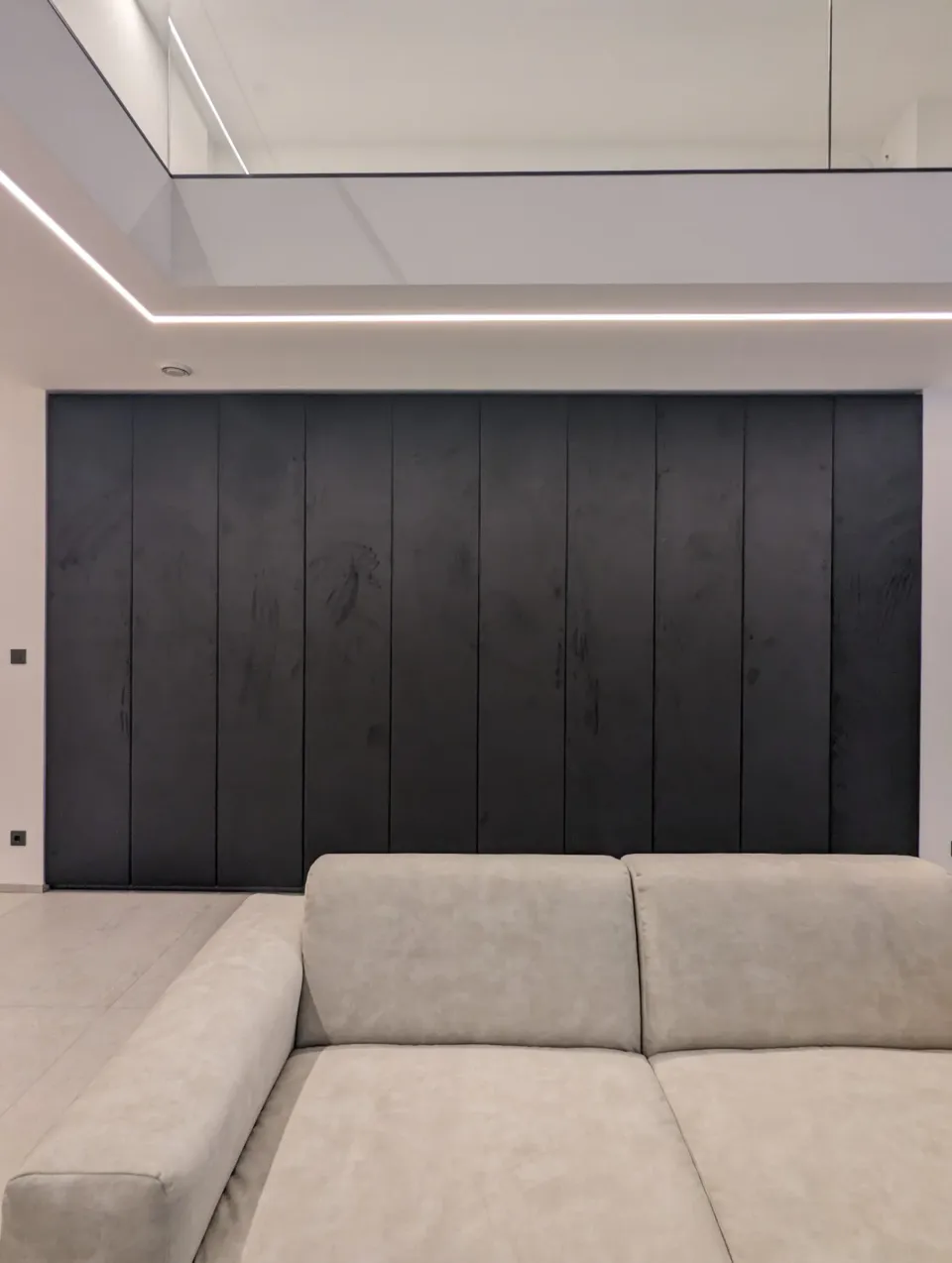 Black storage Ormar